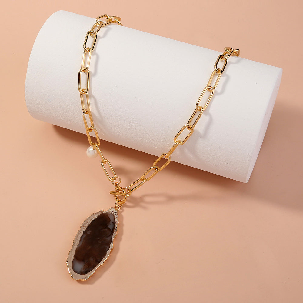 Natural Freshwater Pearl Necklace with Abnormity Resin