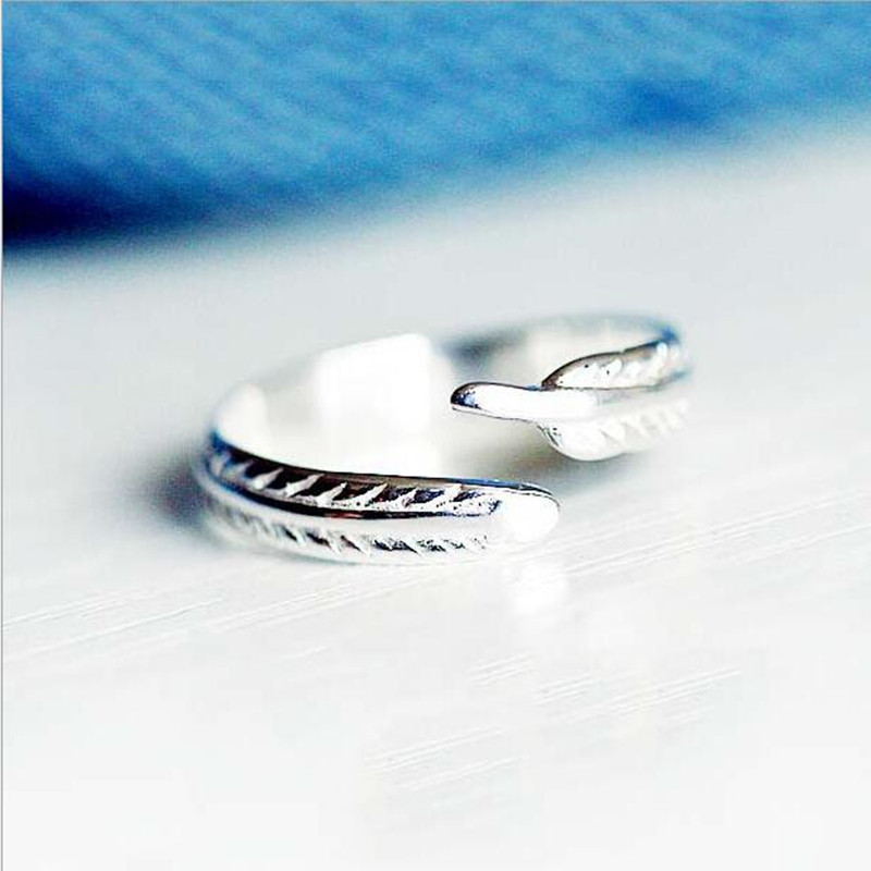 Fashionable beautiful feather plain silver ring