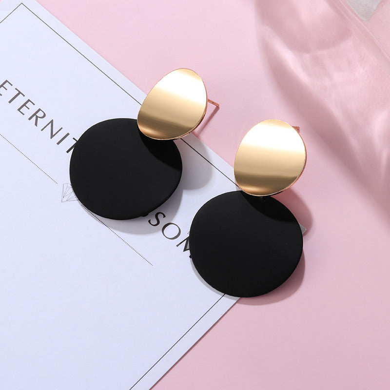 Diamond circle matte earrings earrings Japan and South Korea simple charm full diamond fashion wild earrings