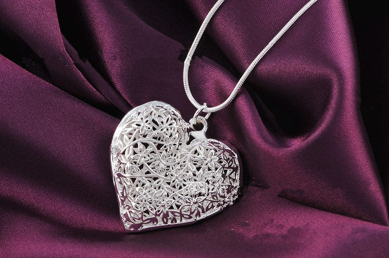 Antique palace decoration Silver Carved Pendant Necklace