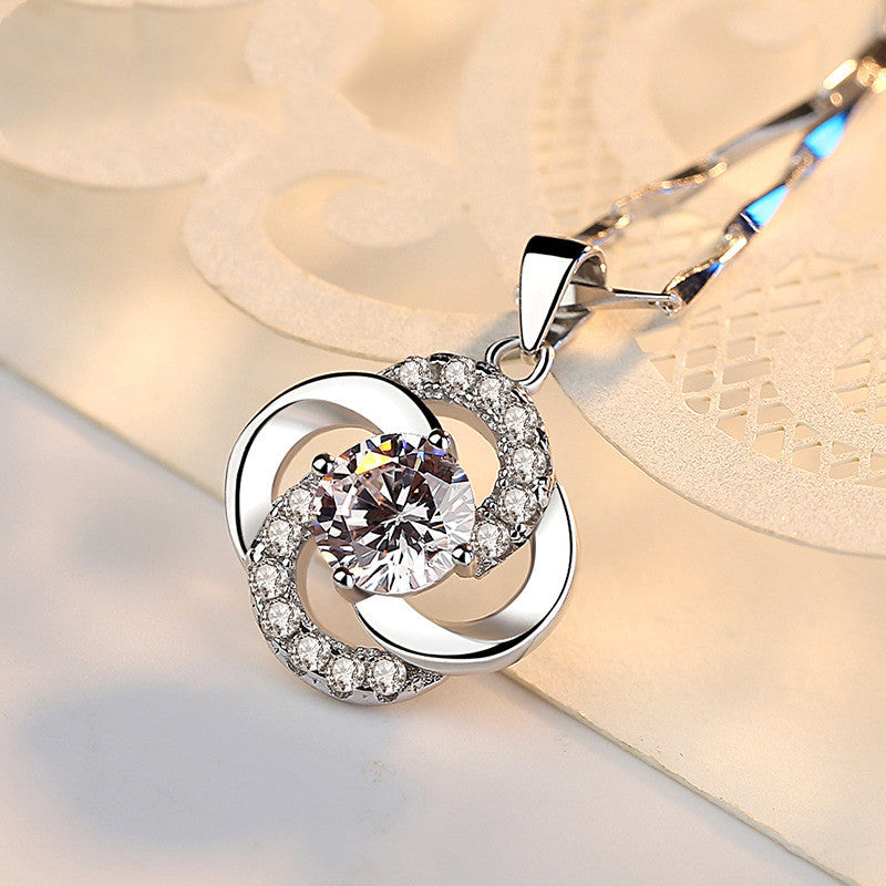 Four-leaf clover necklace female clavicle chain