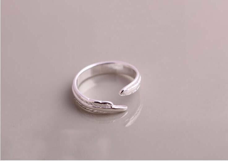 Fashionable beautiful feather plain silver ring