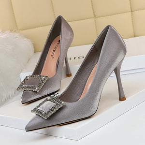 Metal rhinestone buckle shoes