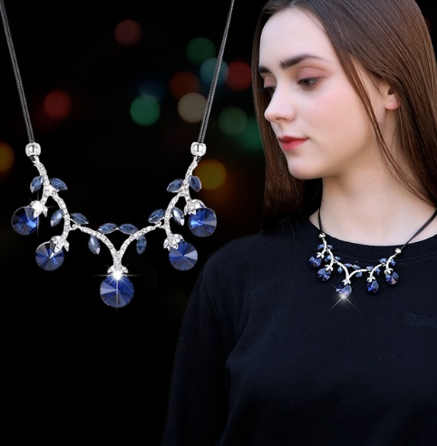 Korean fashion accessories, sweater chain, Crystal Snowflake Necklace, long necklace necklace, tassel sweater chain