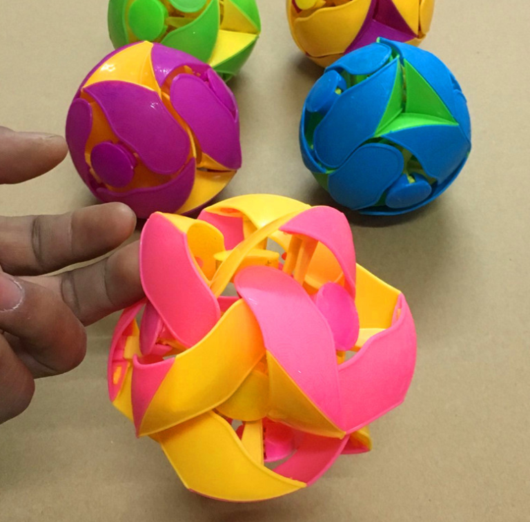 Plastic Children Kids Indoor Outdoor Sports Training Transformation Magic Ball Educational Interactive Games Toys Changed Ball