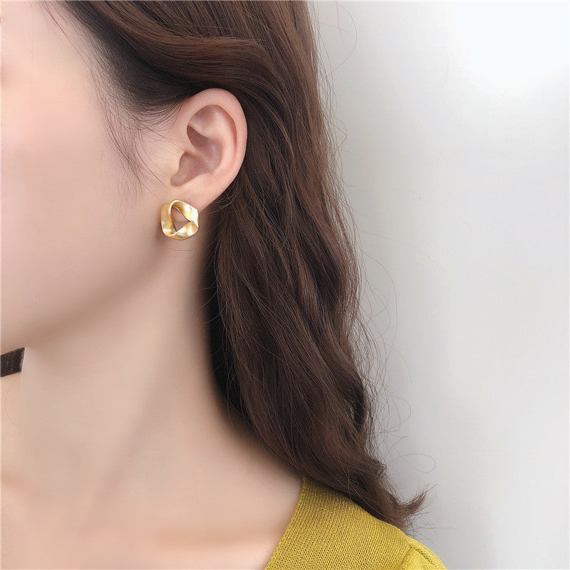 Vintage High Sense Matte Frosted Triangle Round Earrings