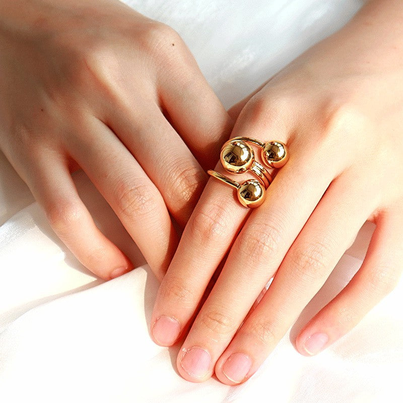 Fashion Creative Golden Ball Interstellar Orbit Ring