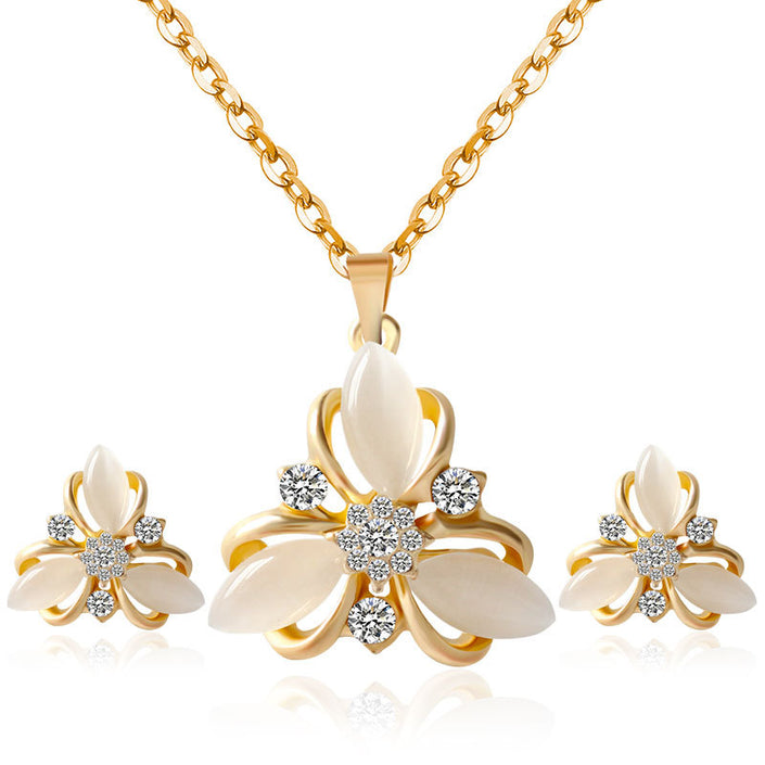 Three-piece Set Of Crystal Earrings And Necklaces And Rings