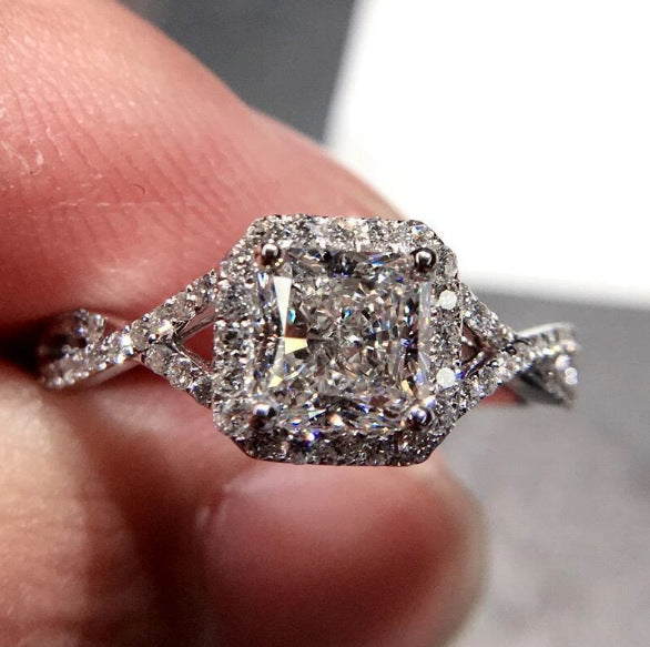 Love Simulation Diamond Heart Shaped Female Ring