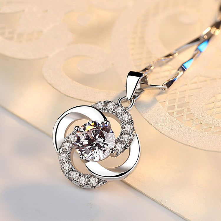 Four-leaf clover necklace female clavicle chain