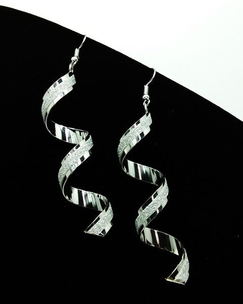 Punk Women Twist Spiral Dangle Earring Lady Girl Charm Jewelry Earrings Valentine's Day Gift Long Earrings EAR-0452