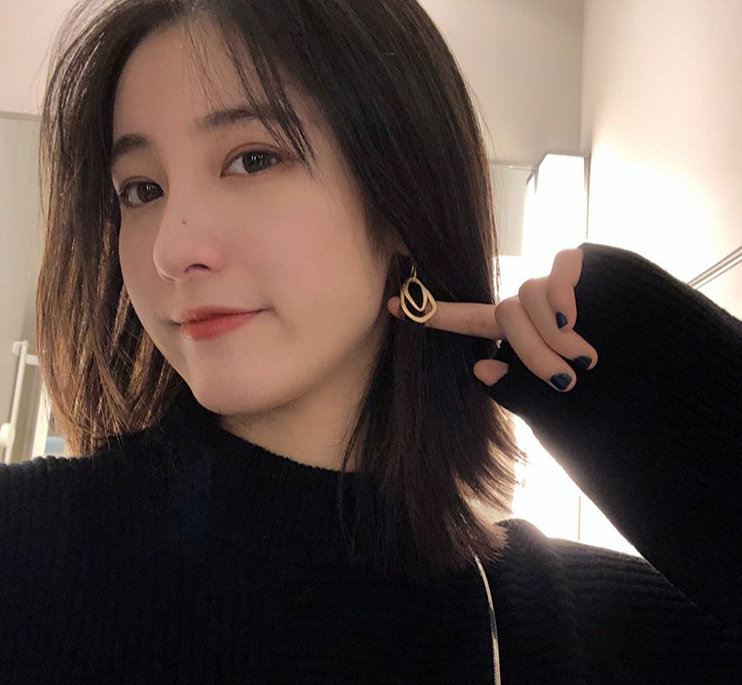 Simple matte gold irregular earrings