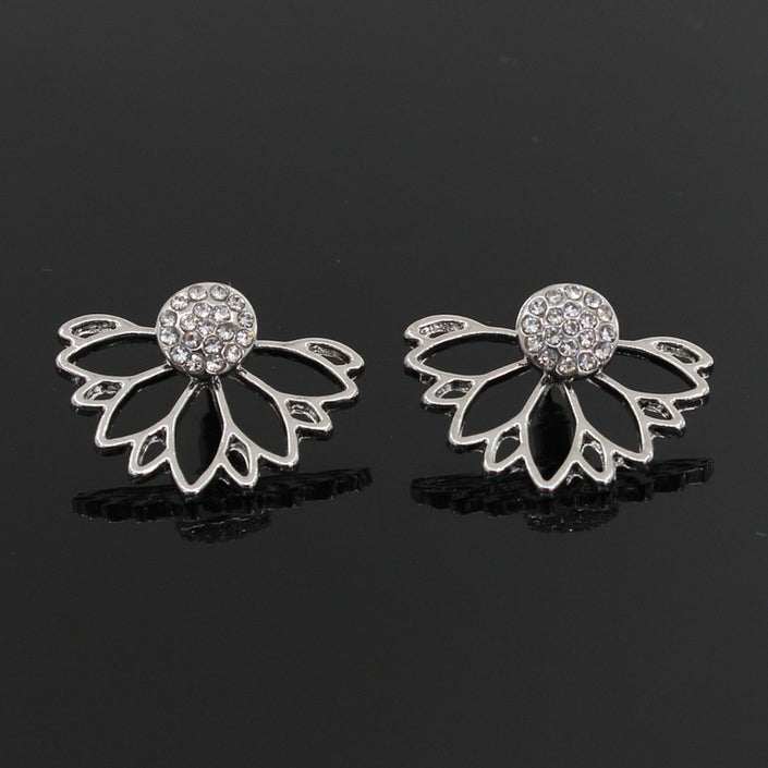 Lotus-shaped diamond-studded pierced earrings