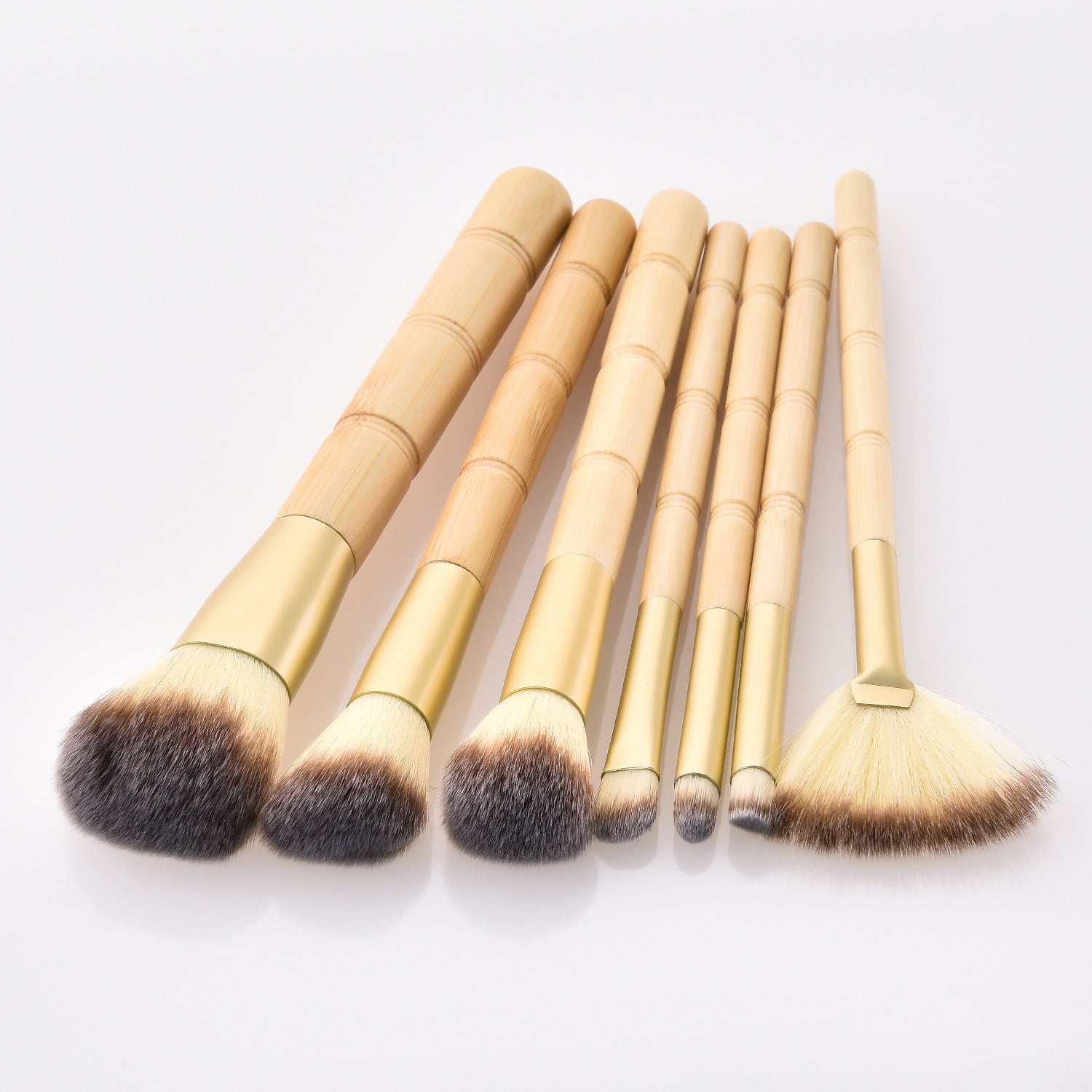 7 makeup brushes