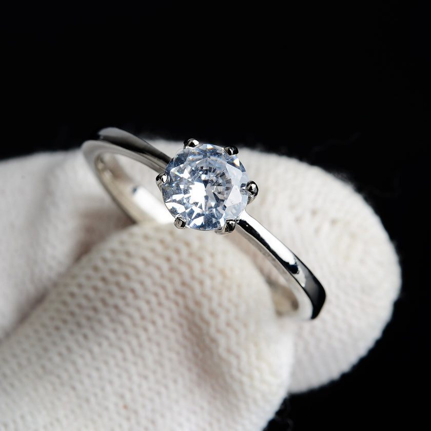 Simple Six-claw Women's Ring Fashion Model Not Artificial