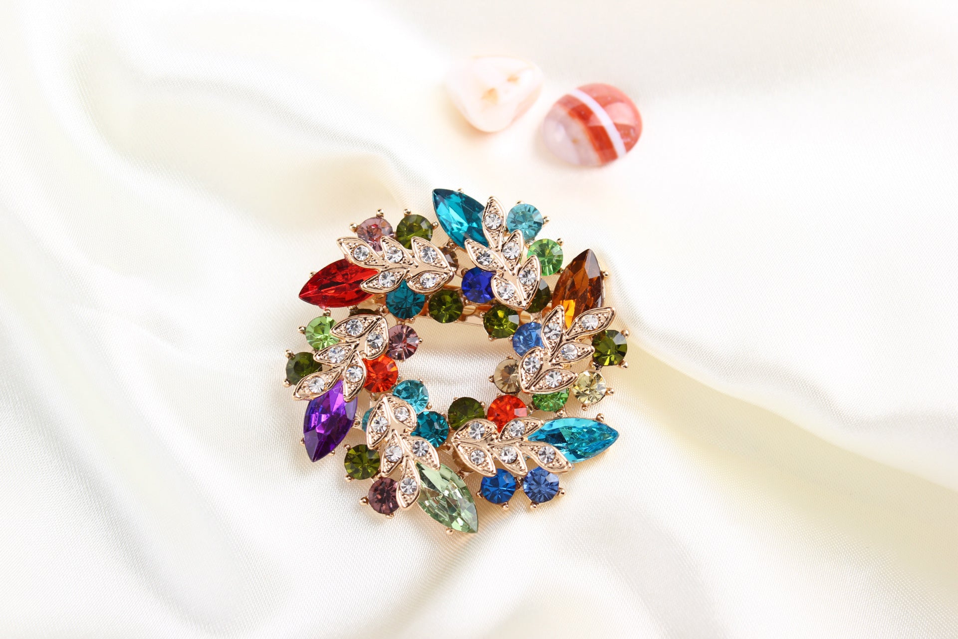 Crystal brooch, diamond-encrusted bauhinia brooch, brooch