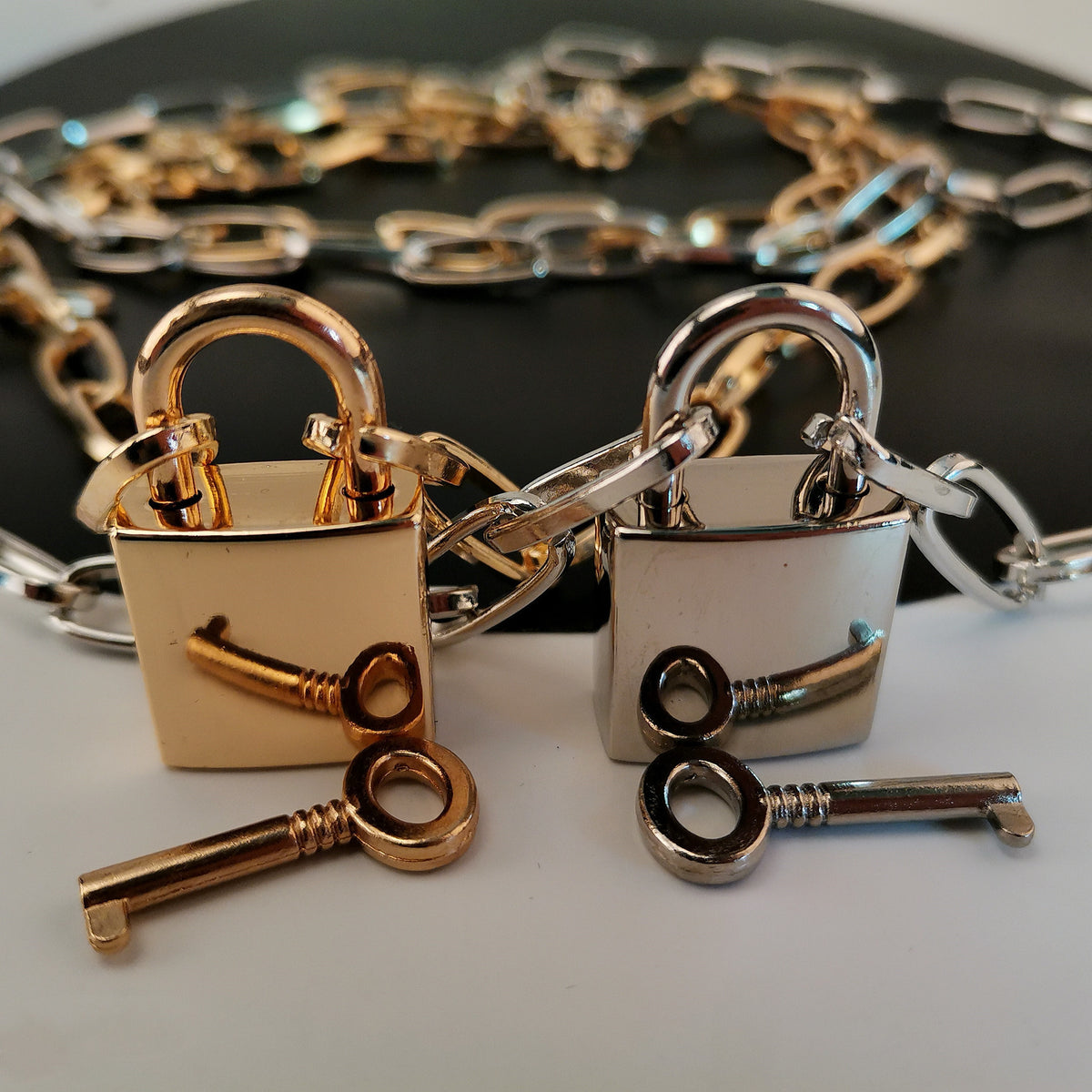 Sweater men and women chain multi-layer lock necklace