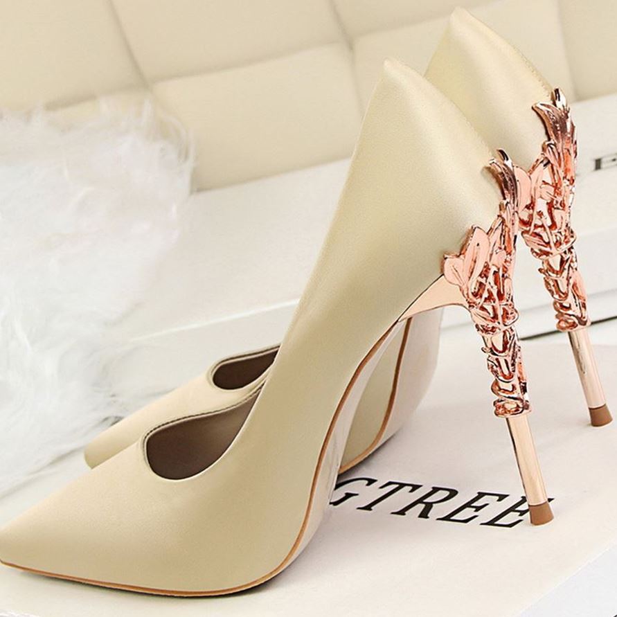 Female host bridesmaid stiletto pointed wedding shoes