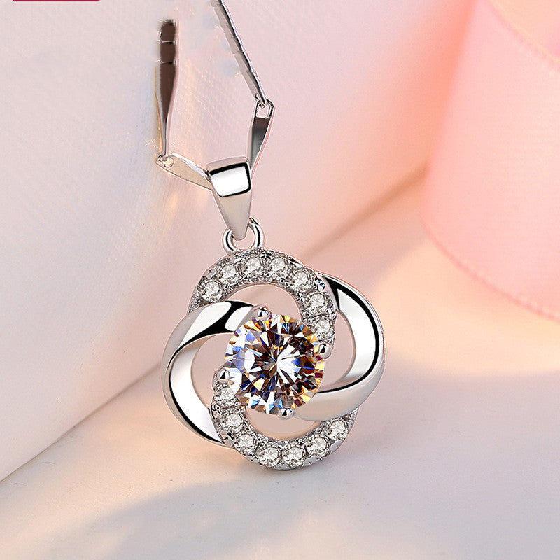 Four-leaf clover necklace female clavicle chain