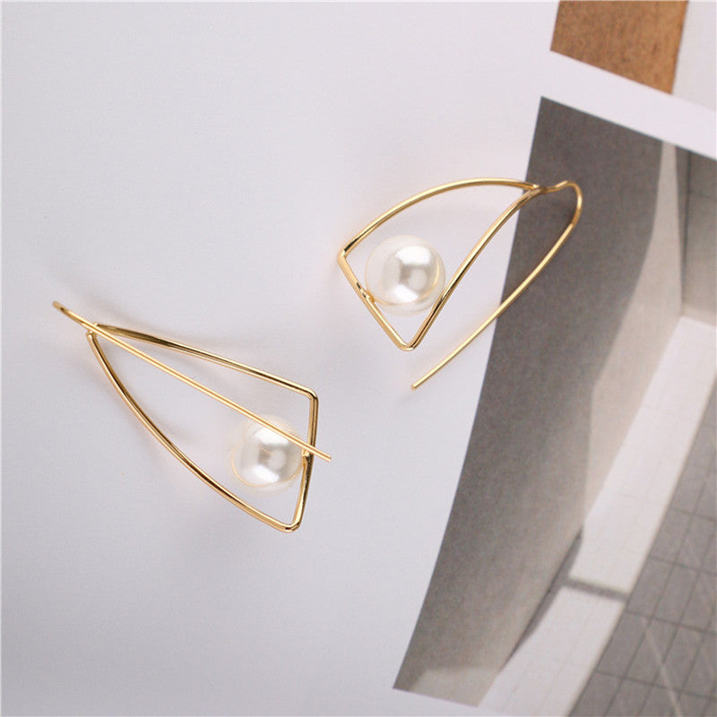 Curved Geometric Triangle Pearl Earrings Ladies Alloy Earrings
