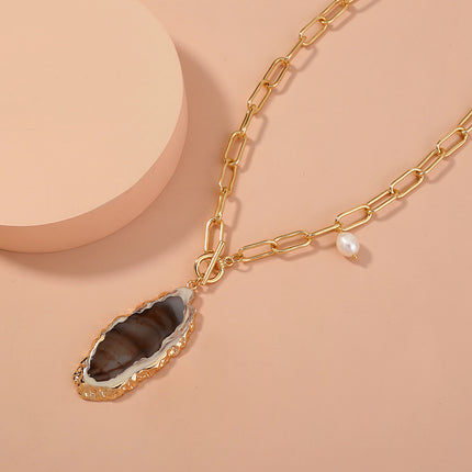 Natural Freshwater Pearl Necklace with Abnormity Resin