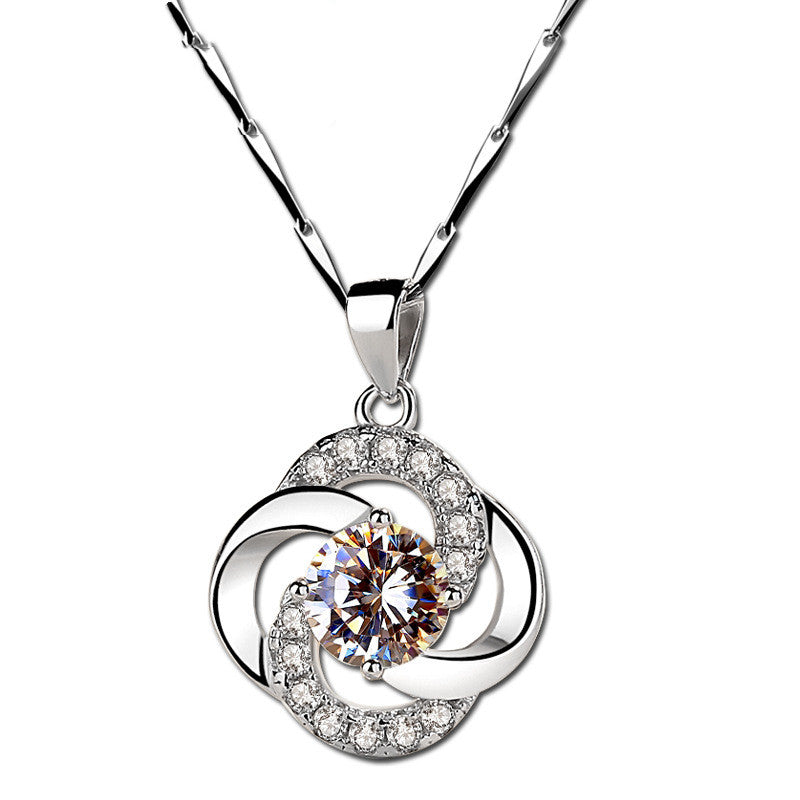 Four-leaf clover necklace female clavicle chain