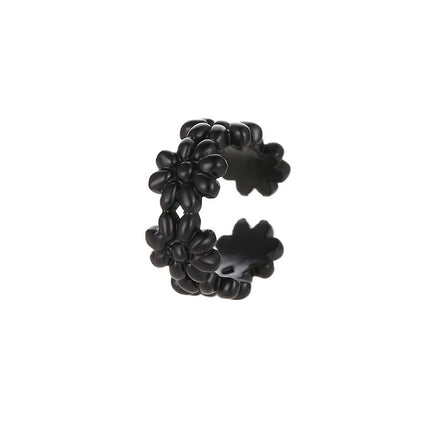Small Daisy Flower Curved Ear Clip