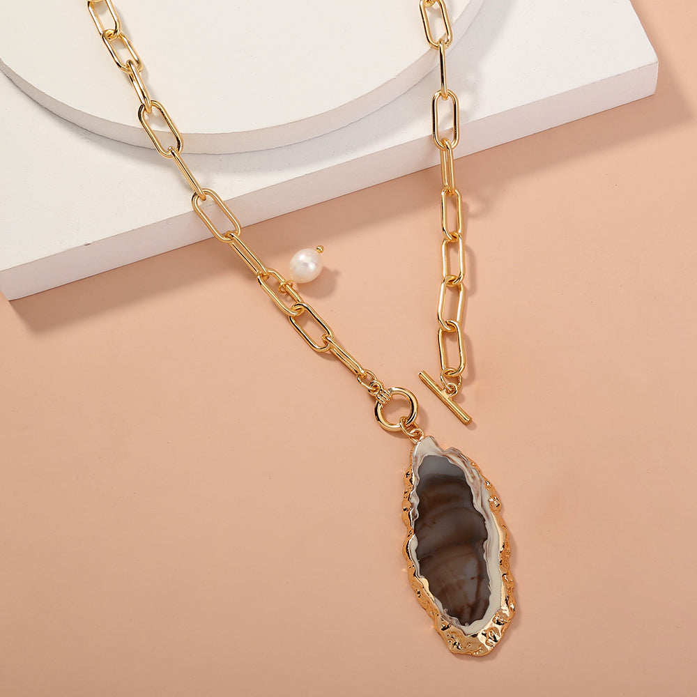Natural Freshwater Pearl Necklace with Abnormity Resin